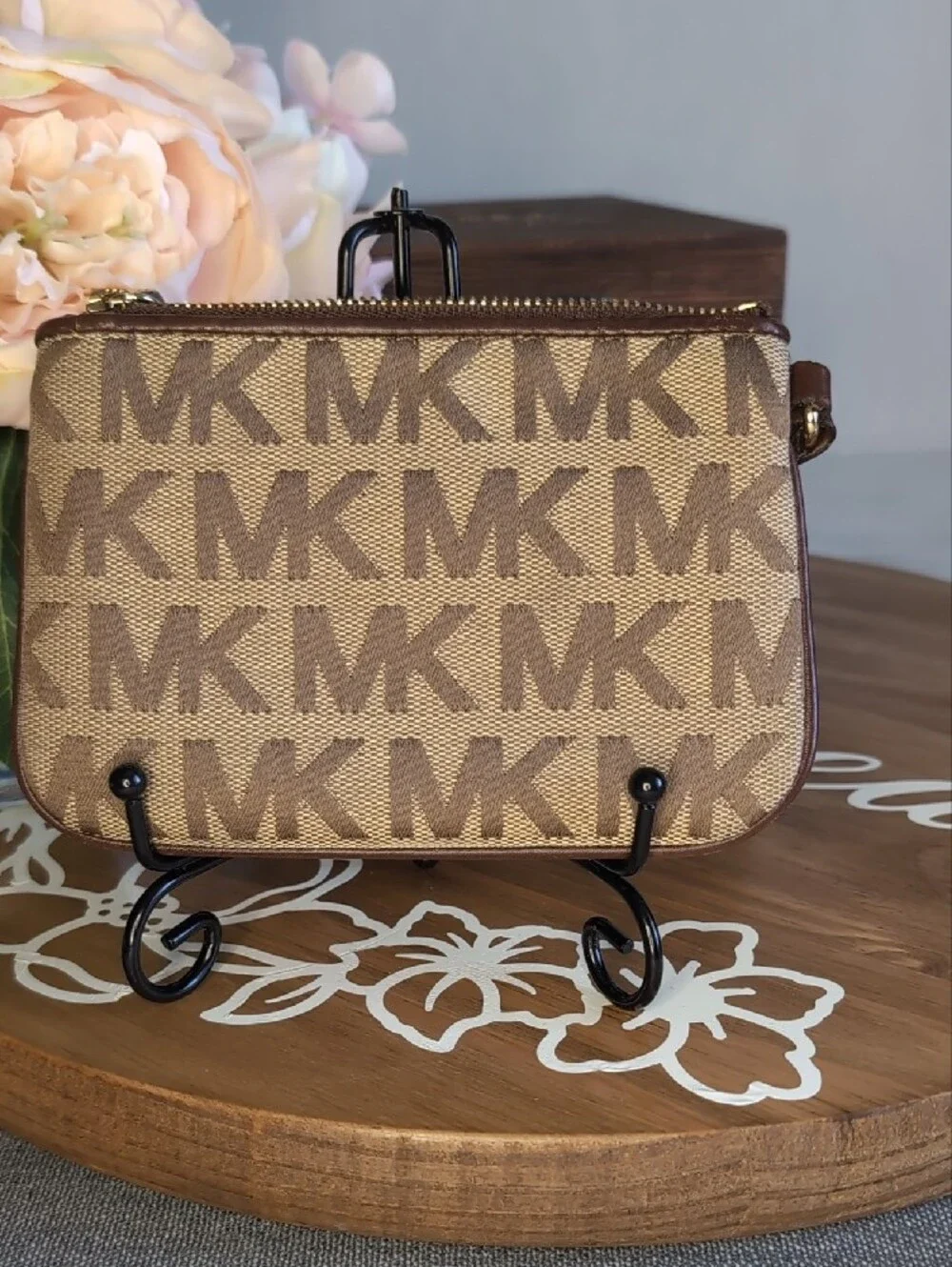 🌹Michael Kors Signature MK Canvas Wristlet